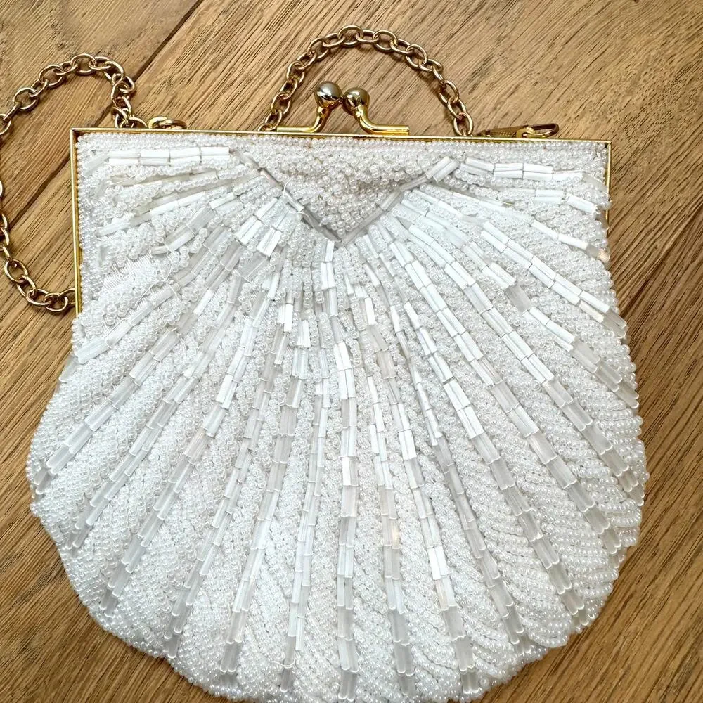 Vintage Lindsey Blake White Beaded Shell Kiss Lock Small Purse Evening Bag